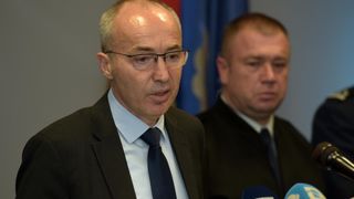 Pao Kiowa Warrior: Izvanredna konferencija za medije u Zemuniku Pao Kiowa Warrior: Izvanredna konferencija za medije u Zemuniku