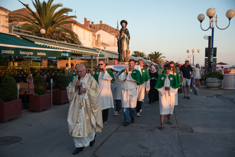 Procesija u Biogradu na blagdan sv. Roka, foto: Vinko Pešić Procesija u Biogradu na blagdan sv. Roka, foto: Vinko Pešić