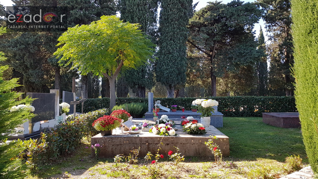 Blagdan Svih svetih na zadarskim grobljima