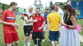 EURO 2016: Fan zona pored Eiffelovog tornja. Photo: Sanjin Strukić/PIXSELL EURO 2016: Fan zona pored Eiffelovog tornja. Photo: Sanjin Strukić/PIXSELL