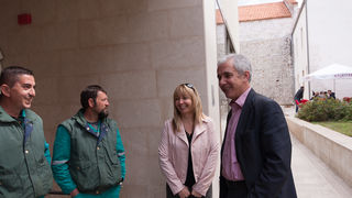 Župan Stipe Zrilić posadio trešnju u dvorištu nove zgrade KLZ-a, foto: Darko Belančić Župan Stipe Zrilić posadio trešnju u dvorištu nove zgrade KLZ-a, foto: Darko Belančić