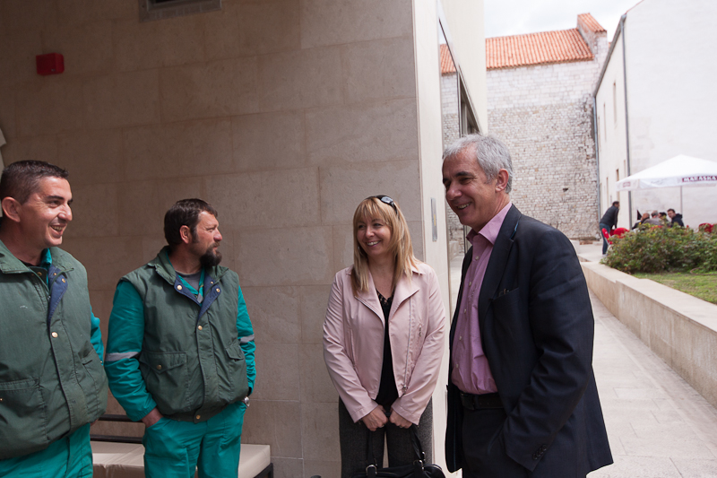 Župan Stipe Zrilić posadio trešnju u dvorištu nove zgrade KLZ-a, foto: Darko Belančić Župan Stipe Zrilić posadio trešnju u dvorištu nove zgrade KLZ-a, foto: Darko Belančić