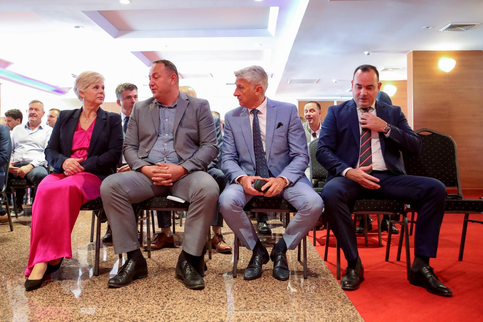 Dodijeljene plakete “Zlatna kuna” najuspješnijim tvrtkama u županiji