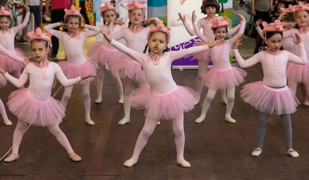 Supernova: Gestice oduševile svojim plesnim umijećem i na najbolji način najavile 4. Međunarodni plesni festival, Foto: Mladen Radolović Mrlja