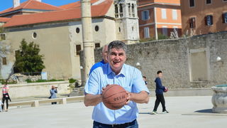 Basket na Forumu: Košarkaške legende protiv mlađih uzrasta KK Zadar Basket na Forumu: Košarkaške legende protiv mlađih uzrasta KK Zadar
