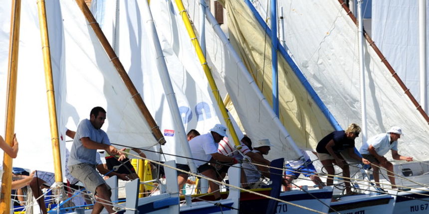 Betina, 150810.
U Betini na otoku Murteru danas je odrzana tradicionalna regata brodova na “latinskog idro ” pod nazivom “Regata za dusu i tilo”, na regati je sudjovalo preko gajeta, leuta i kaica pobjedili su domacini iz Betine.
Na slici start regate u b Betina, 150810.
U Betini na otoku Murteru danas je odrzana tradicionalna regata brodova na “latinskog idro ” pod nazivom “Regata za dusu i tilo”, na regati je sudjovalo preko gajeta, leuta i kaica pobjedili su domacini iz Betine.
Na slici start regate u b