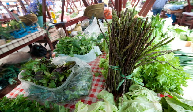 Zadar, 210312.
Unatoc velikoj susi koja vlada u zadarskom kraju, ovih dana na zadarskoj trznici su se pojavile prve sparoge.
Foto: Luka Gerlanc / CROPIX