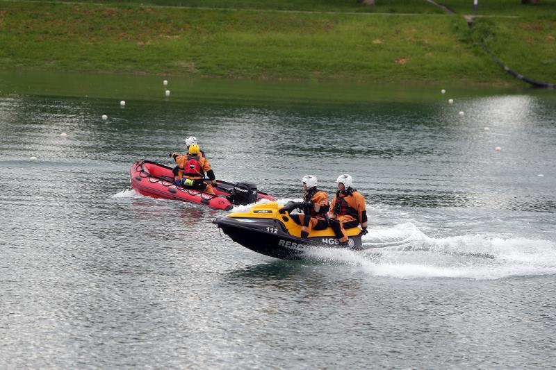 Na jezeru Jarun okupili su se motociklisti iz cijele Hrvatske u sklopu 3. karavane za zivot pod nazivom Bikeri na cesti. Velik broj motociklista zbog loseg vremena nije dosao, no pridruzio im se gradonacelnik Milan Bandic. Photo: Dalibor Urukalovic/PIXSEL