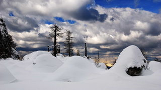 Aleksandar Gospic: Alpski iglui (Zimska idila, Julijske Alpe, Slovenija) Aleksandar Gospic: Alpski iglui (Zimska idila, Julijske Alpe, Slovenija)