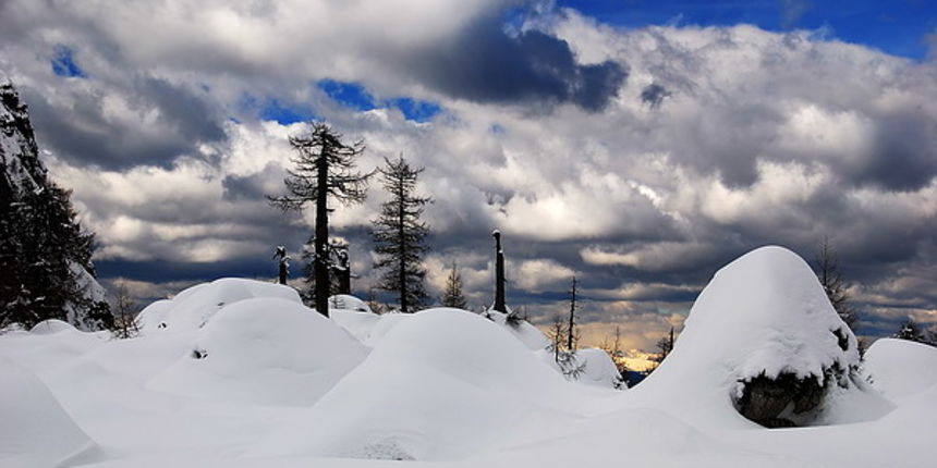 Aleksandar Gospic: Alpski iglui (Zimska idila, Julijske Alpe, Slovenija) Aleksandar Gospic: Alpski iglui (Zimska idila, Julijske Alpe, Slovenija)