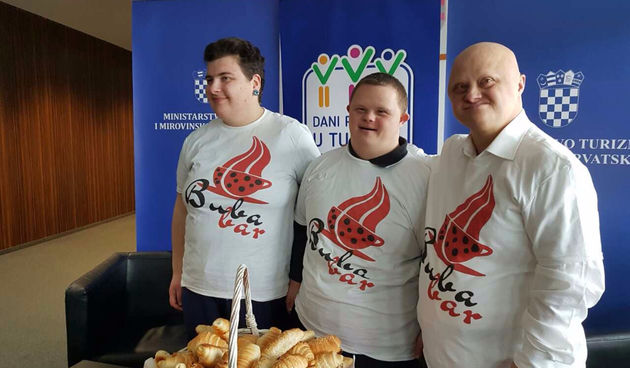 Konobari s Downovim sindromom iz vinkovačke Udruge Bubamara