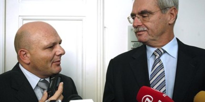 Žestoka svađa Hebranga i Drmića, foto: Damjan Tadić/Cropix Žestoka svađa Hebranga i Drmića, foto: Damjan Tadić/Cropix