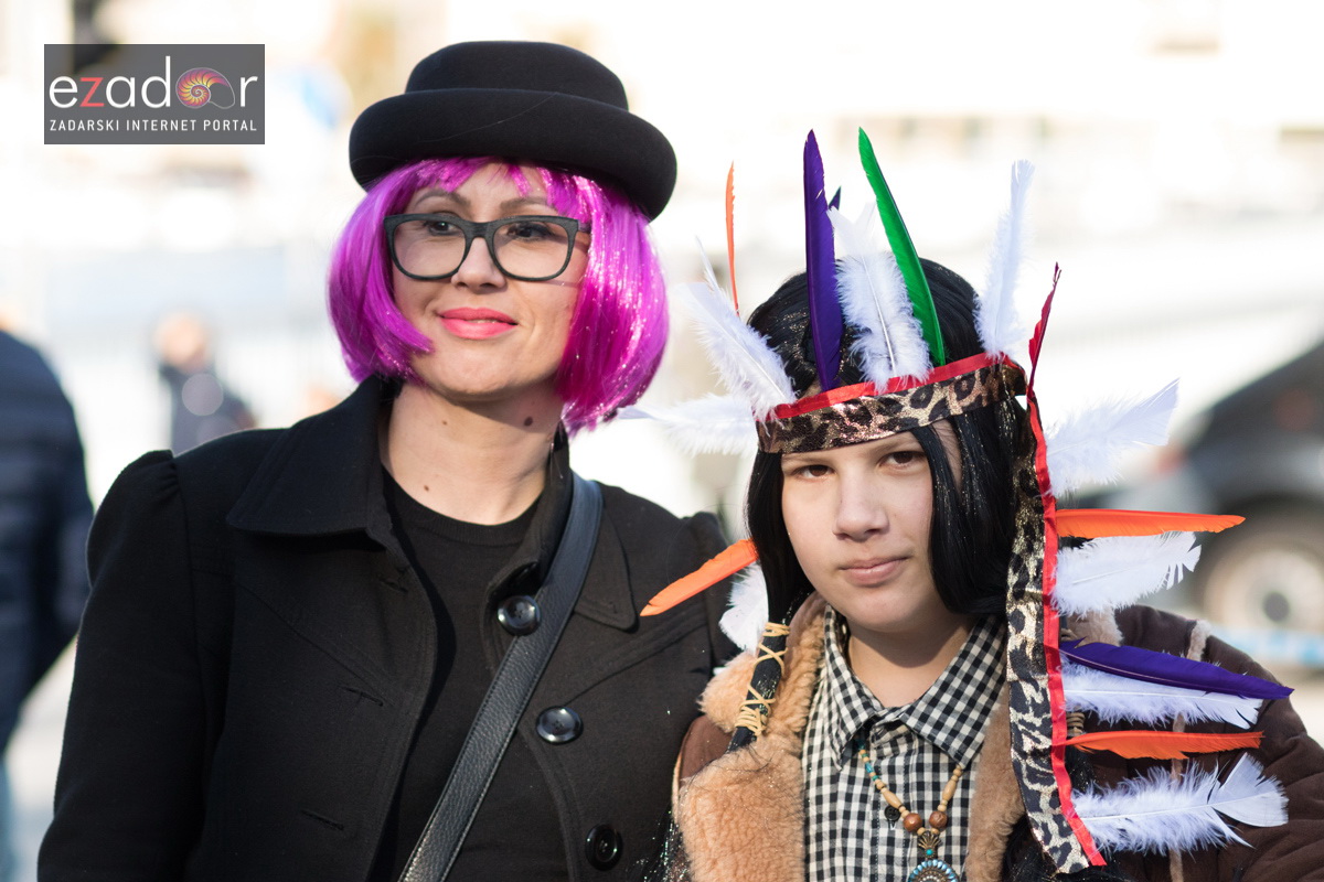 Zadarski karneval 2018: Povorka maškaranih skupina od Gradskih vrata preko Foruma do Narodnog trga Zadarski karneval 2018: Povorka maškaranih skupina od Gradskih vrata preko Foruma do Narodnog trga