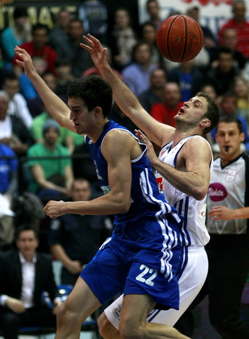 Zagreb, 150512.
KC Drazen Petrovic, Savska cesta.
Prva utakmica polufinala PH za kosarkase Cibona – Zadar.
Na fotografija: Marin Rozic.
Foto: Ronald Gorsic / CROPIX Zagreb, 150512.
KC Drazen Petrovic, Savska cesta.
Prva utakmica polufinala PH za kosarkase Cibona – Zadar.
Na fotografija: Marin Rozic.
Foto: Ronald Gorsic / CROPIX