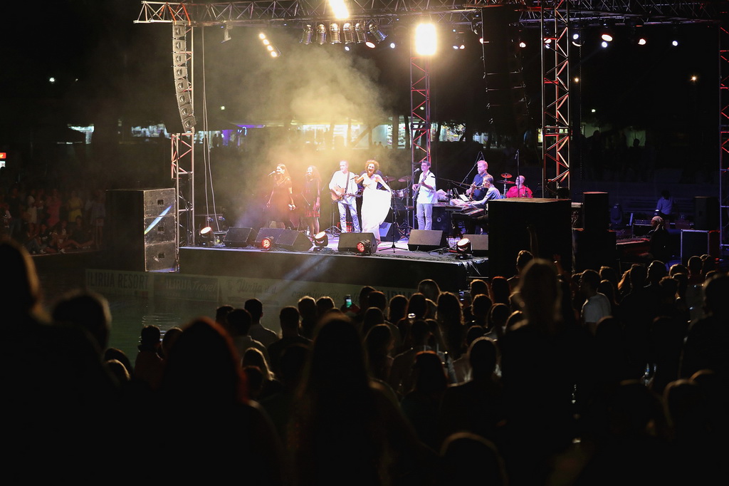 Čudesna Doris Dragović oduševila u Biogradu na Moru Čudesna Doris Dragović oduševila u Biogradu na Moru