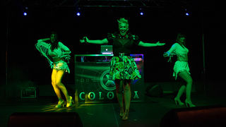 Mještani Bibinja sinoć su uživali u vrhunskom koncertu grupe Colonija na sportskom centru Crljenica Mještani Bibinja sinoć su uživali u vrhunskom koncertu grupe Colonija na sportskom centru Crljenica