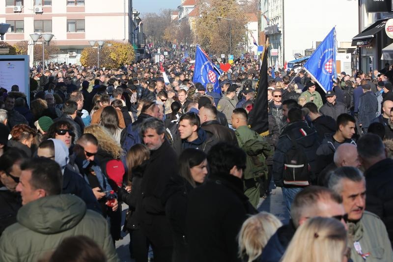 Image 380821 (auto) Image 380821 (auto)