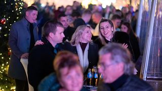 Vatromet, tisuće konfeta, šampanjac, prskalice i koncert Ivana Zaka i Tempo Banda