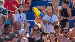 Dnevni party u klubu Papaya na plaži Zrće