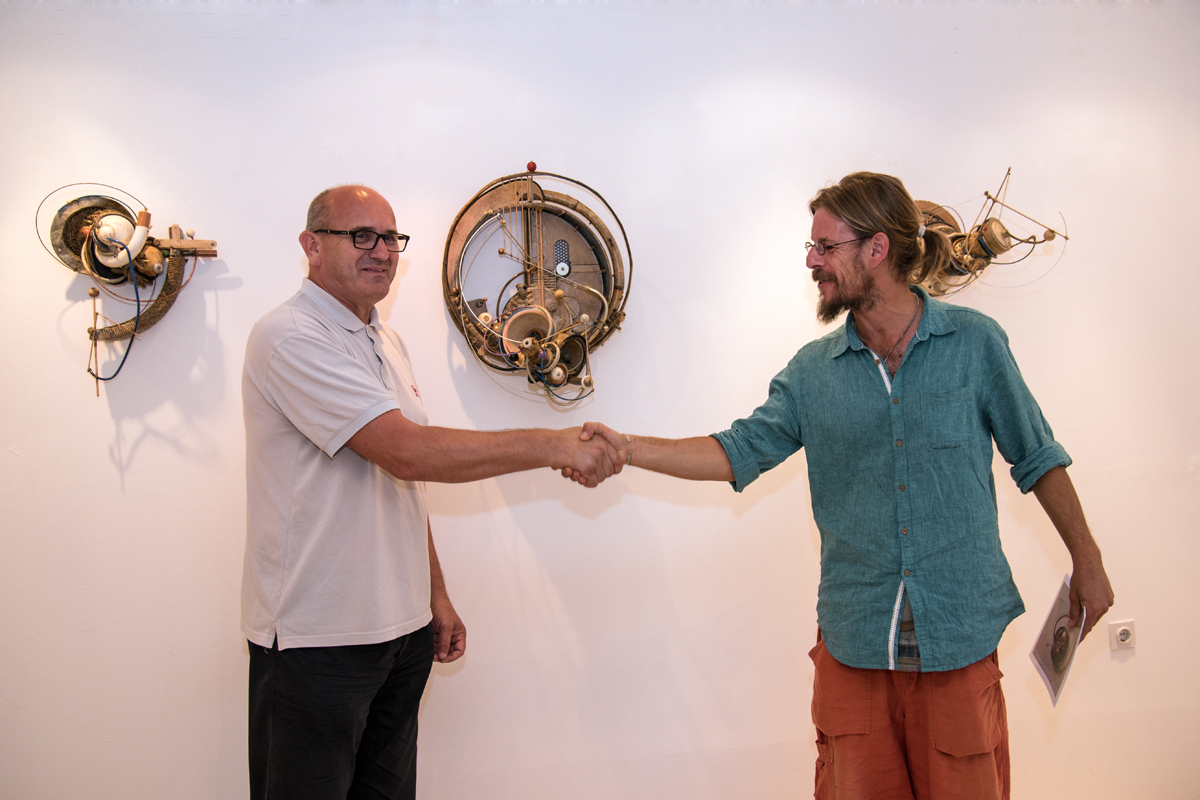 U biogradskom Zavičajnom muzeju otvorena je izložba radova Vedrana Karadže Tabulova pod nazivom “Mali intervali”