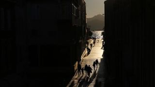 Približavanjem zimskog solsticija, odnosno tkzv. suncostaja dani su sve kraći, a sjene izražajnije.  Photo: Filip Brala/PIXSELL