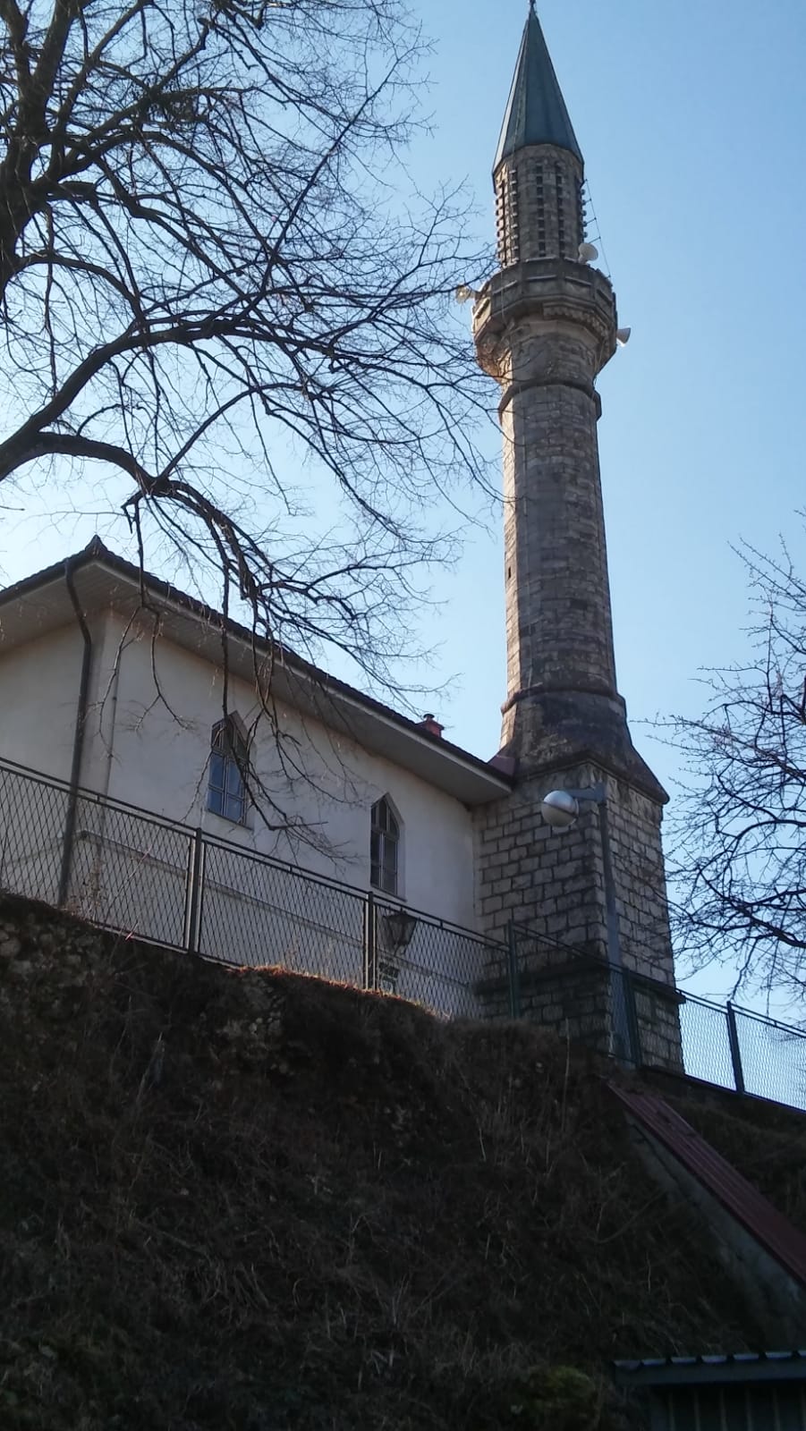 Prijepodne u Cazinu, Kostelski buk i posjet tvrđavi Ostrožac