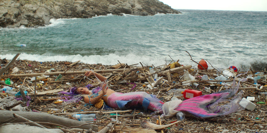 Greenpeace- sirena na mljetskoj plaži Greenpeace- sirena na mljetskoj plaži