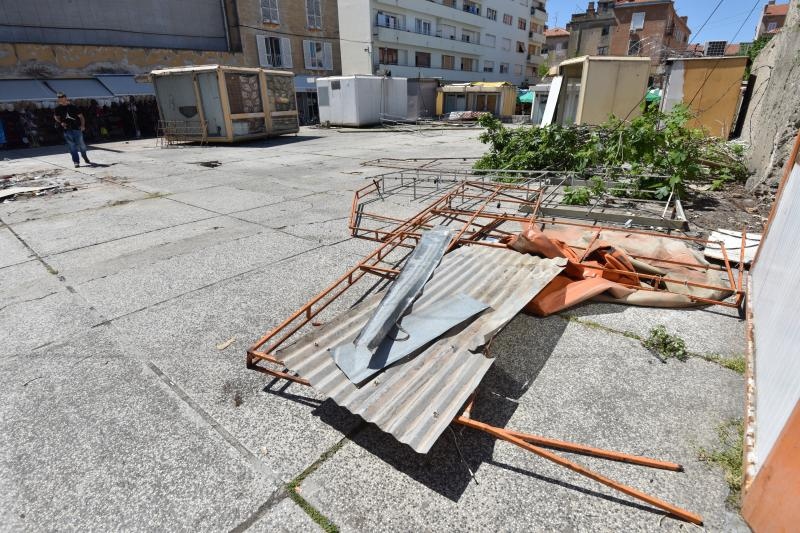 Zadar: Zbog početka radova na izgradnji TIC-a, zakupci javne površine sele na novu lokaciju, foto: Dino Stanin/PIXSELL Zadar: Zbog početka radova na izgradnji TIC-a, zakupci javne površine sele na novu lokaciju, foto: Dino Stanin/PIXSELL