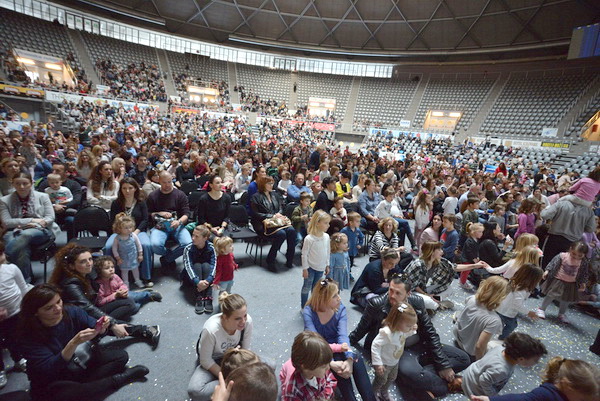 Predstava “Maša i Medvjed” moskovskog Dječjeg kazališta oduševila zadarske mališane Predstava “Maša i Medvjed” moskovskog Dječjeg kazališta oduševila zadarske mališane