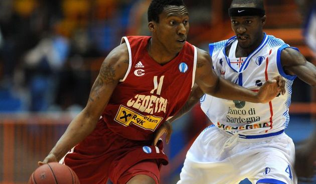 06.11.2013., Dom sportova, Zagreb – Eurocup, skupina B, 04. kolo, KK Cedevita – Banco di Sardegna Sassari. Nolan Smith, Marques Green. Photo: Daniel Kasap/PIXSELL