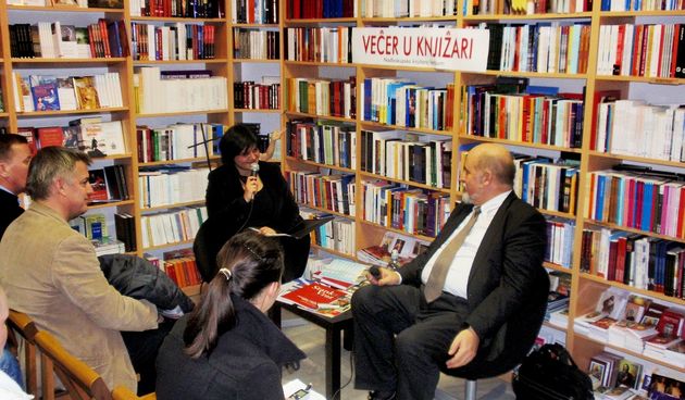Večer u knjižari