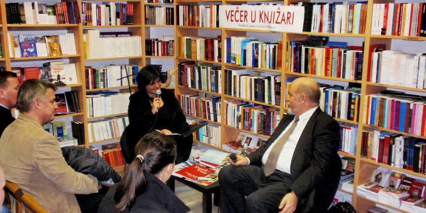 Večer u knjižari