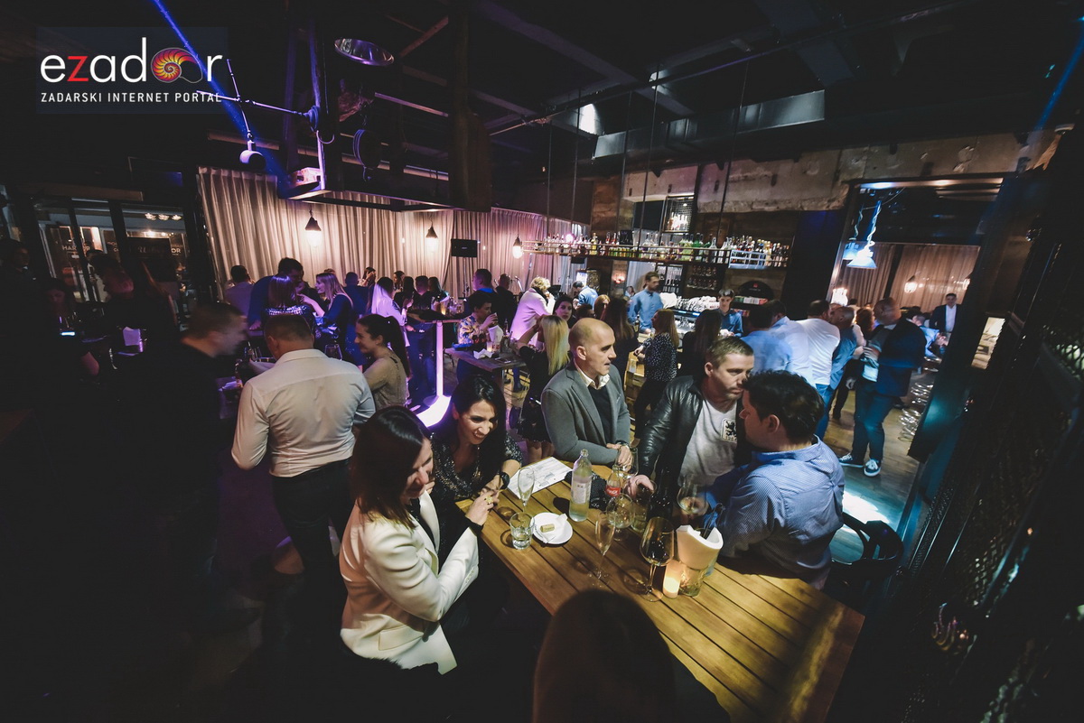 Uskrs u Harbor Cookhouse & Clubu uz klapu Iskon Uskrs u Harbor Cookhouse & Clubu uz klapu Iskon