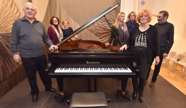 U Kneževoj palači predstavljen novi koncertni klavir
