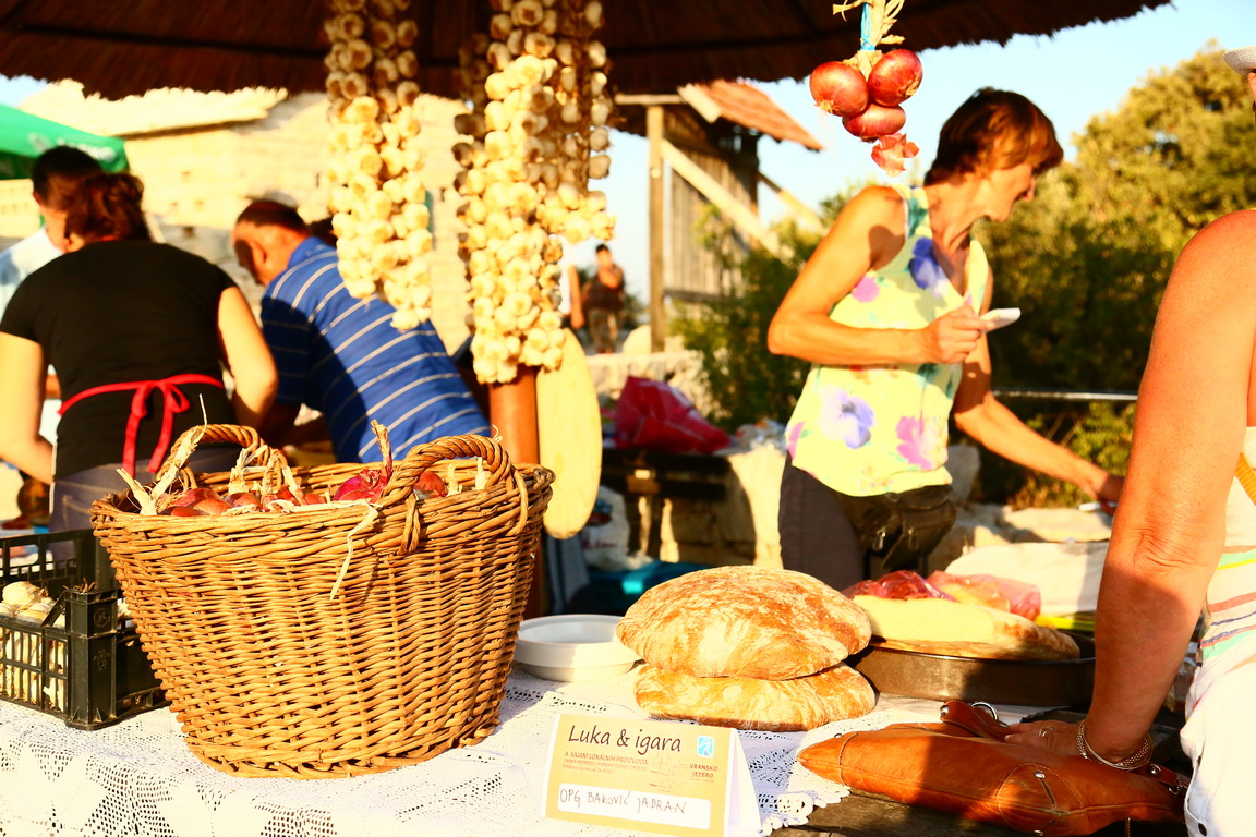 Sajam “Luka i igara” na vidikovcu Kamenjak Sajam “Luka i igara” na vidikovcu Kamenjak