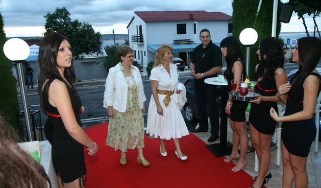 Starigrad – Lounge bar Antique (Foto: ezadar.hr)