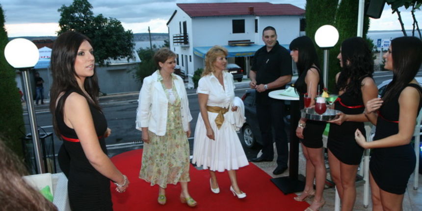 Starigrad – Lounge bar Antique (Foto: ezadar.hr) Starigrad – Lounge bar Antique (Foto: ezadar.hr)