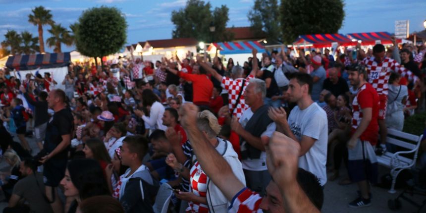 Virski navijači podržali Vatrene