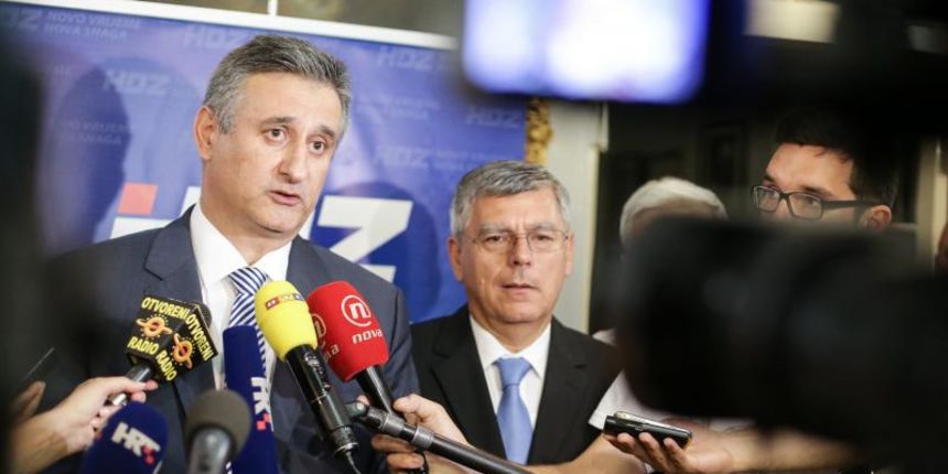 Karamarko: apsurdno je i neodgovorno što nitko nije izmijenjen iz gospodarskog resora, foto: pixsell.hr Karamarko: apsurdno je i neodgovorno što nitko nije izmijenjen iz gospodarskog resora, foto: pixsell.hr