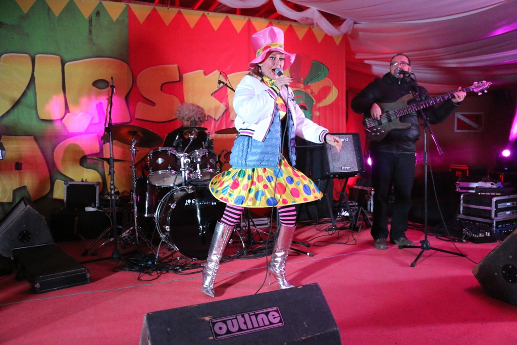 Virski Karneval veliko finale: nastupila Maja Šuput Virski Karneval veliko finale: nastupila Maja Šuput