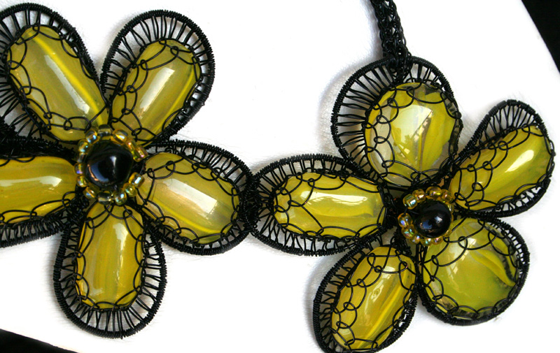 Izložba nakita u Muzeju antičkog stakla