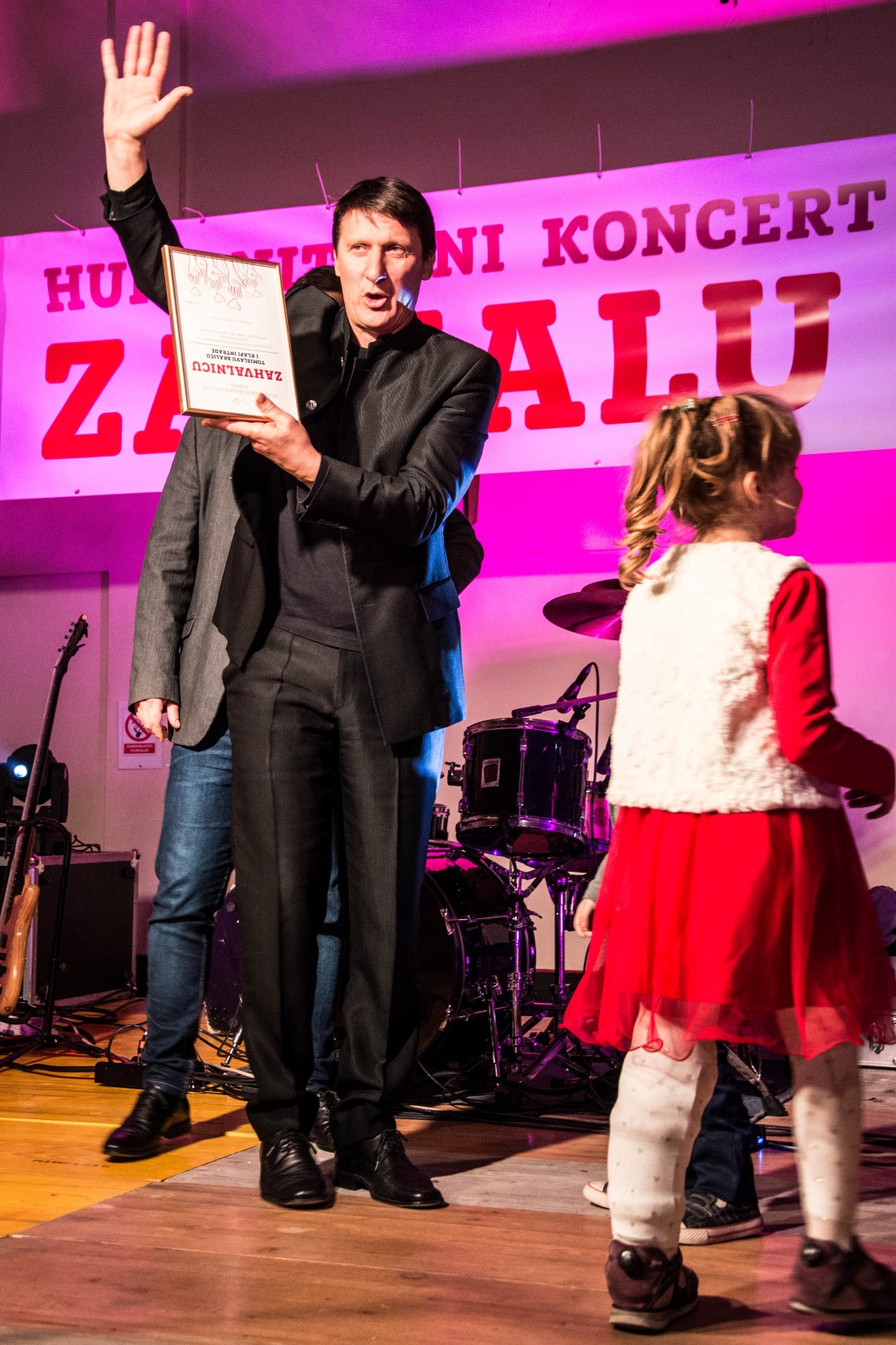 Humanitarni koncert “Za malu Enu” u Povljani Humanitarni koncert “Za malu Enu” u Povljani