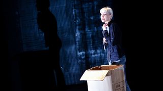 “Ana i Ona” naziv je predstave čijom je premijerom sinoć u zadarskom Kazalištu lutaka započela umjetnička revija pod nazivom “Nosi se Teatro Verrdi”.