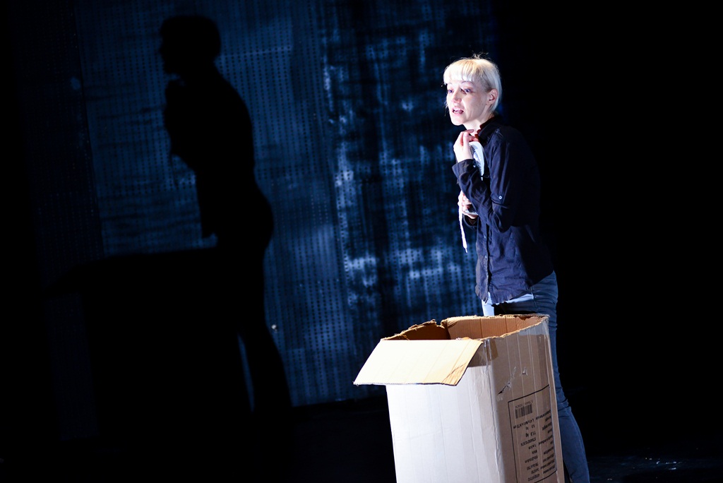 “Ana i Ona” naziv je predstave čijom je premijerom sinoć u zadarskom Kazalištu lutaka započela umjetnička revija pod nazivom “Nosi se Teatro Verrdi”.