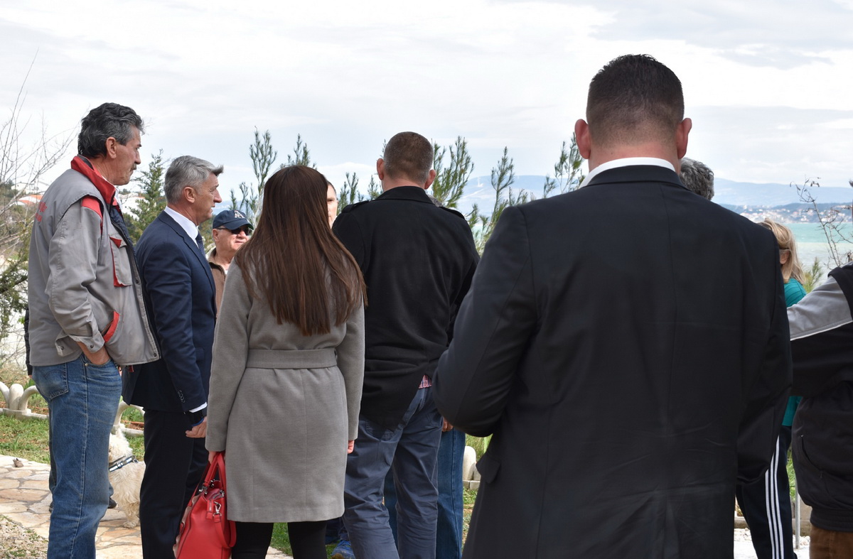 Župan Longin obišao klizišta u Posedarju Župan Longin obišao klizišta u Posedarju