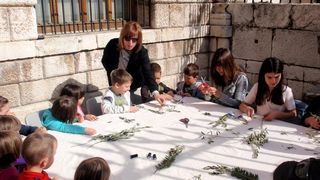 Radionica pletenja maslinovih grančica, foto: Karla Šorić Radionica pletenja maslinovih grančica, foto: Karla Šorić