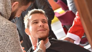 U sklopu Adventa u Zadru otvorena humanitarna brijačnica koja je nudila besplatno brijanje U sklopu Adventa u Zadru otvorena humanitarna brijačnica koja je nudila besplatno brijanje