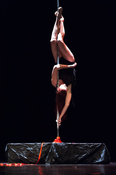 Pole/Chair/Dance show “Mental” @ HNK Zadar, 12.3.2016 – Foto: Ivan Toman Pole/Chair/Dance show “Mental” @ HNK Zadar, 12.3.2016 – Foto: Ivan Toman