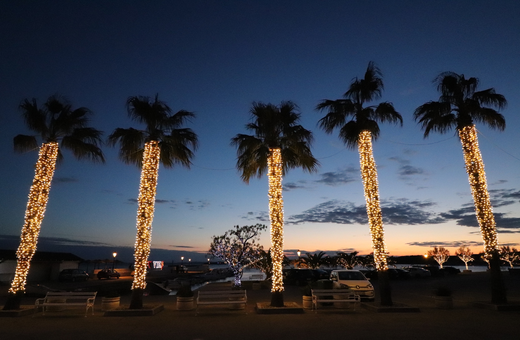 Božićna svjetla i adventski ugođaj na Viru