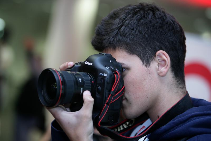 U Hypo centru održan je Canon Summer Party, a posjetitelji su imali priliku isprobati nove modele Canon foto aparata i dodatne opreme U Hypo centru održan je Canon Summer Party, a posjetitelji su imali priliku isprobati nove modele Canon foto aparata i dodatne opreme